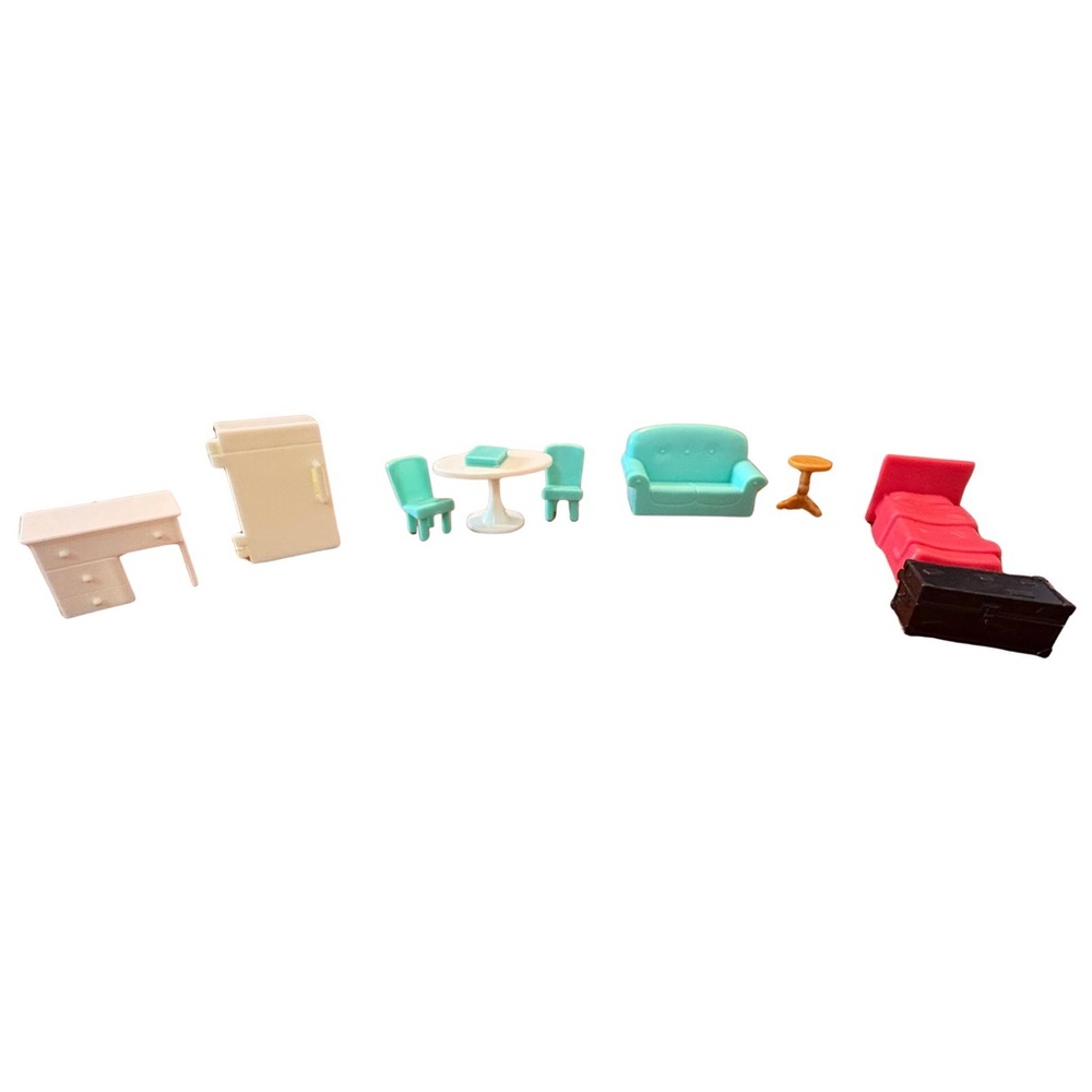 Lot of Spin Master “Olivia the Pig” Dollhouse Items‎